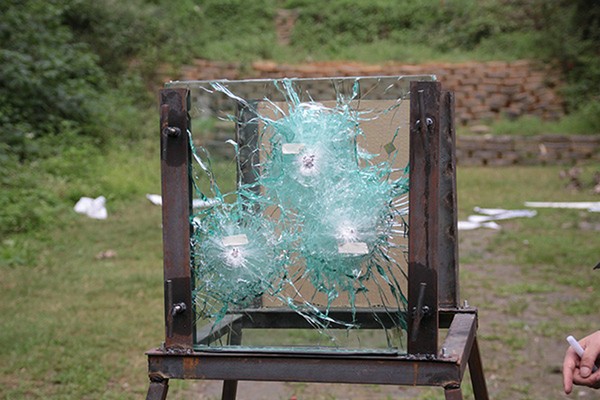 temperated glass breaked z1