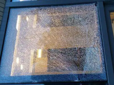 temperated-glass-breaked-210