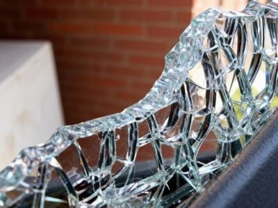 tempered-glass-breaken